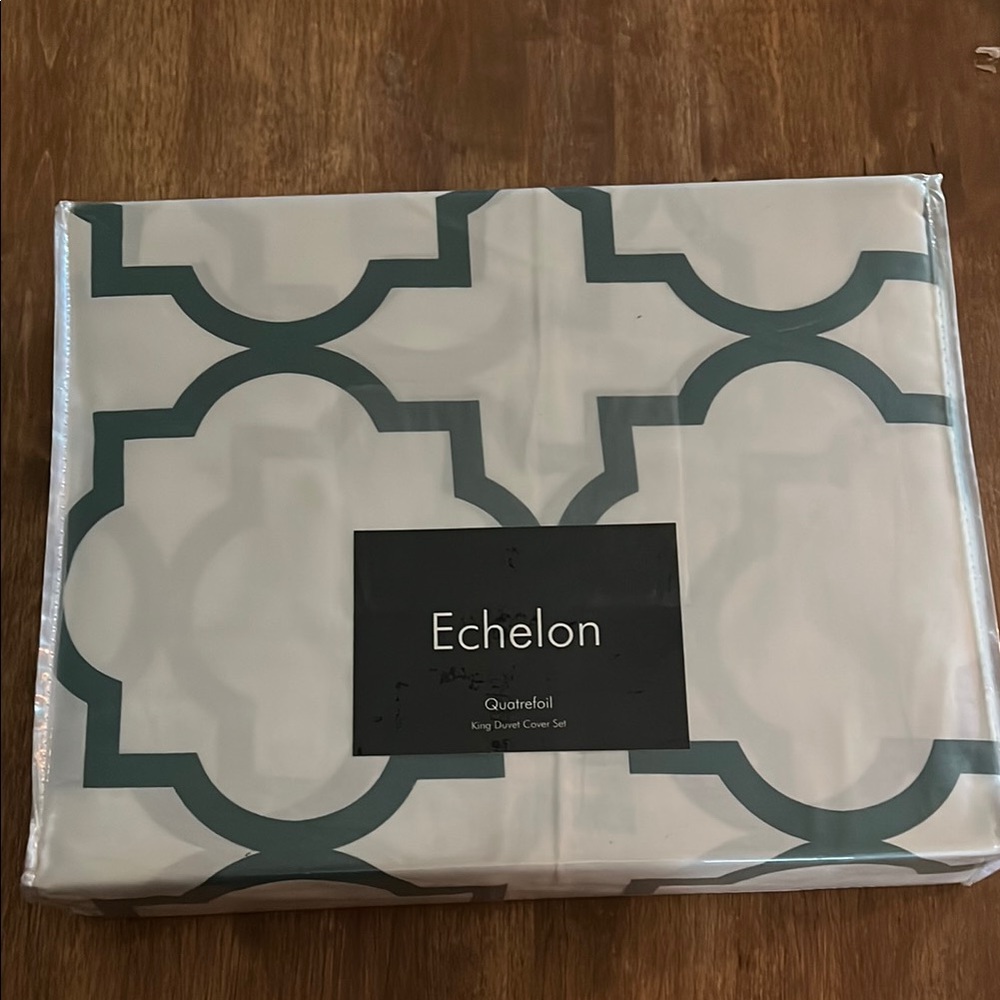 Echelon King Quatrefoil Duvet Cover Set